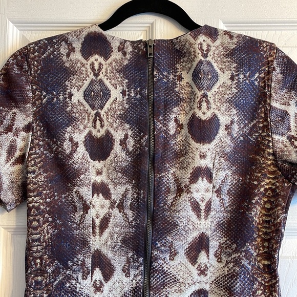 W118 by Walter Baker Bodycon Snakeskin Short Sleeve Back Zip Dress, sz S - Picture 5 of 13
